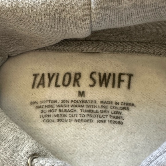 Taylor Swift Official Merch All Too Well Grey Sweatshirt Size Medium - Picture 4 of 5